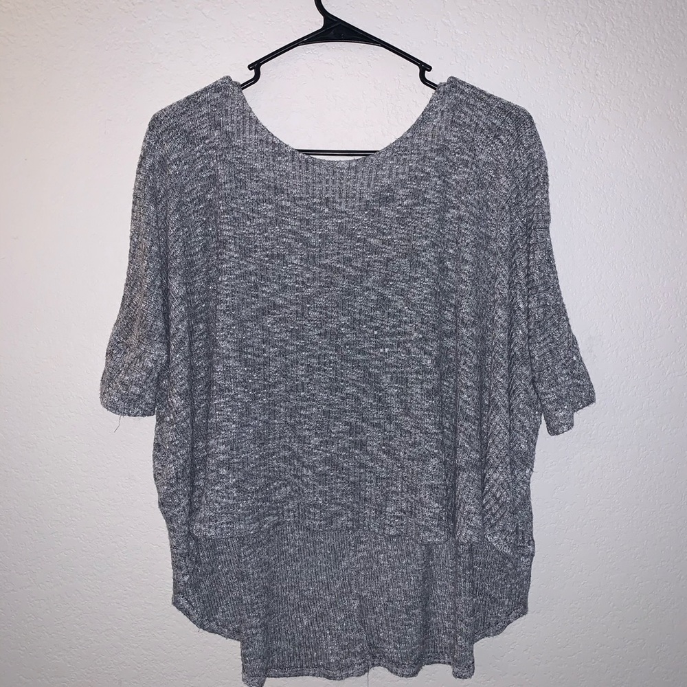 Short sleeve grey top
